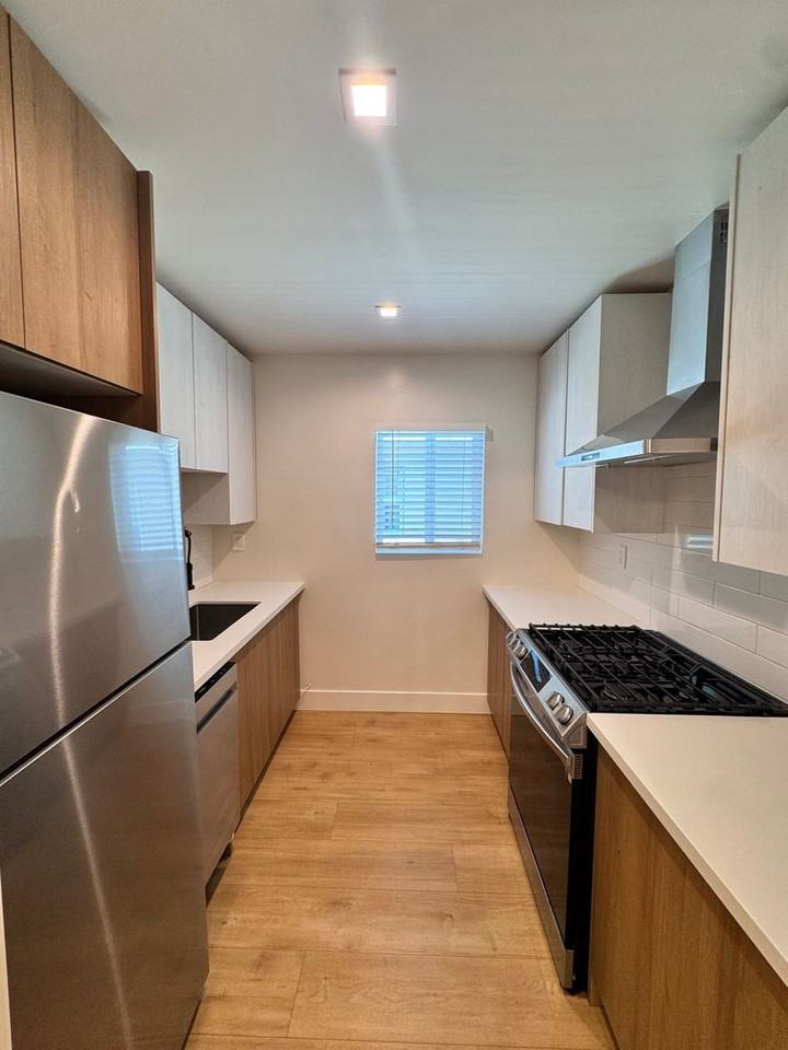 121 Ximeno Ave #6 - Photo 5 of 23