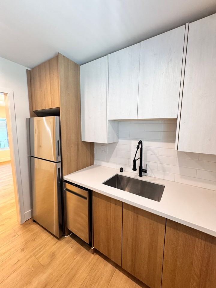121 Ximeno Ave #6 - Photo 6 of 23