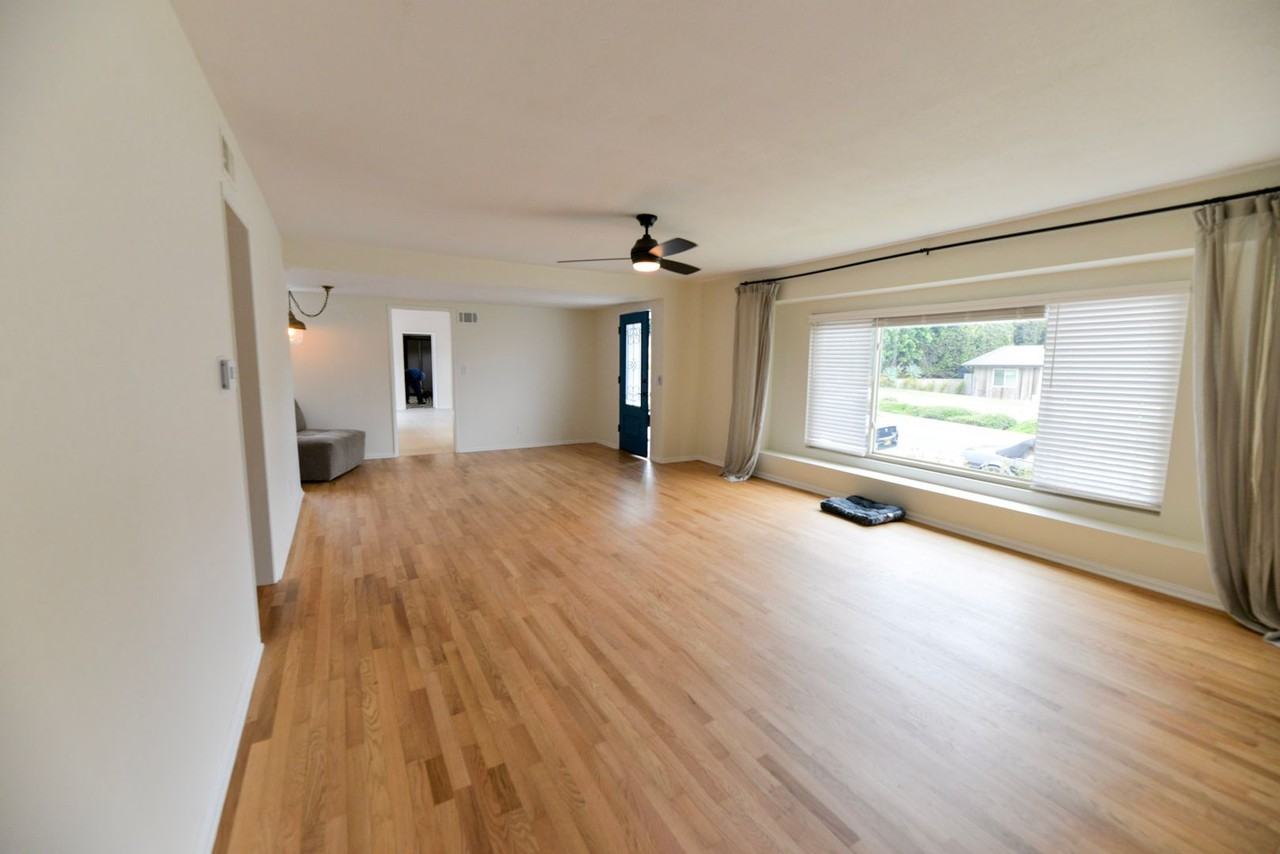 2345 S Ola Vis - Photo 3 of 28