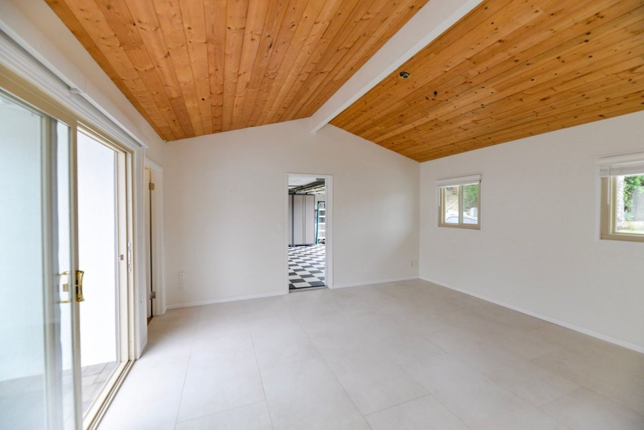 2345 S Ola Vis - Photo 7 of 28