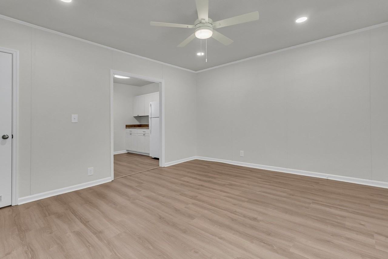 106 Germantown Rd - Photo 3 of 50
