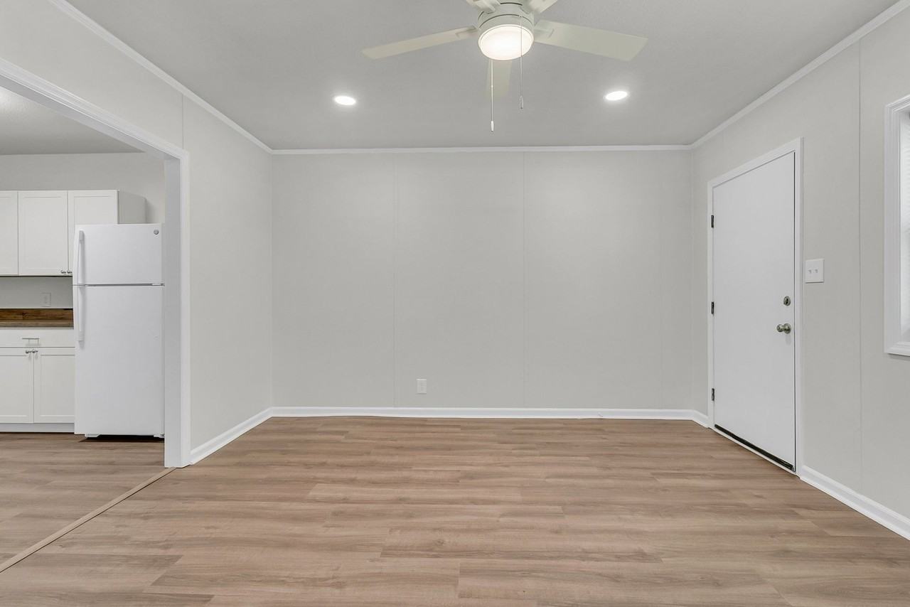106 Germantown Rd - Photo 4 of 50