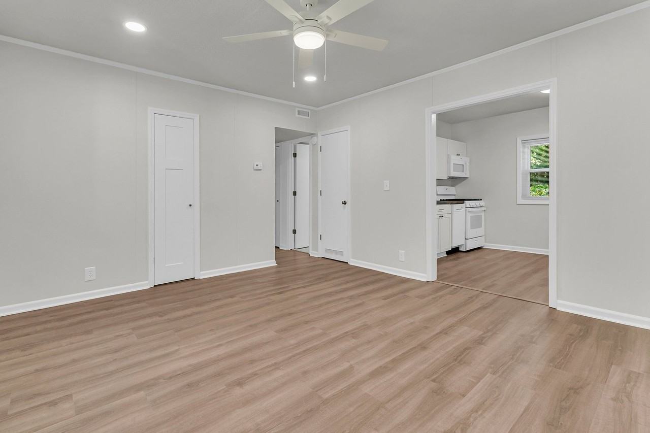 106 Germantown Rd - Photo 5 of 50