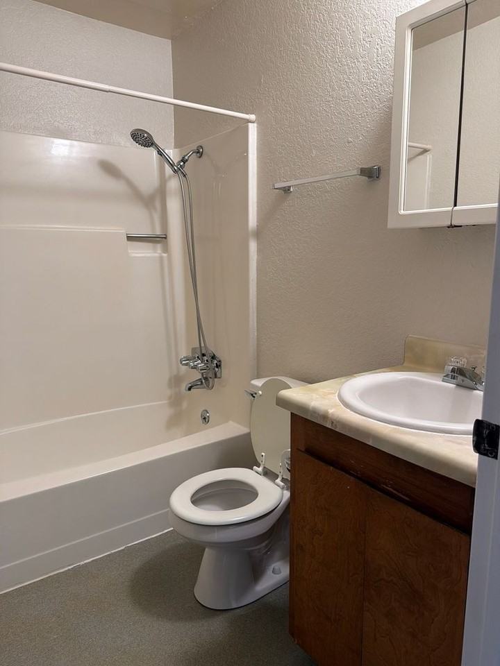 2270 Heather Ln - Photo 5 of 10