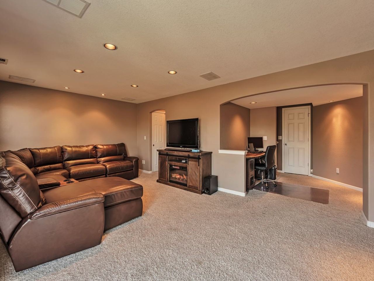 219 W Jamison Cir #25 - Photo 4 of 16