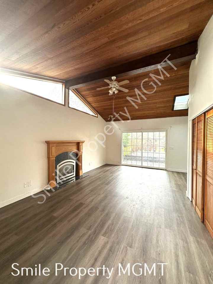 6555 Se 97th Ave - Photo 2 of 16