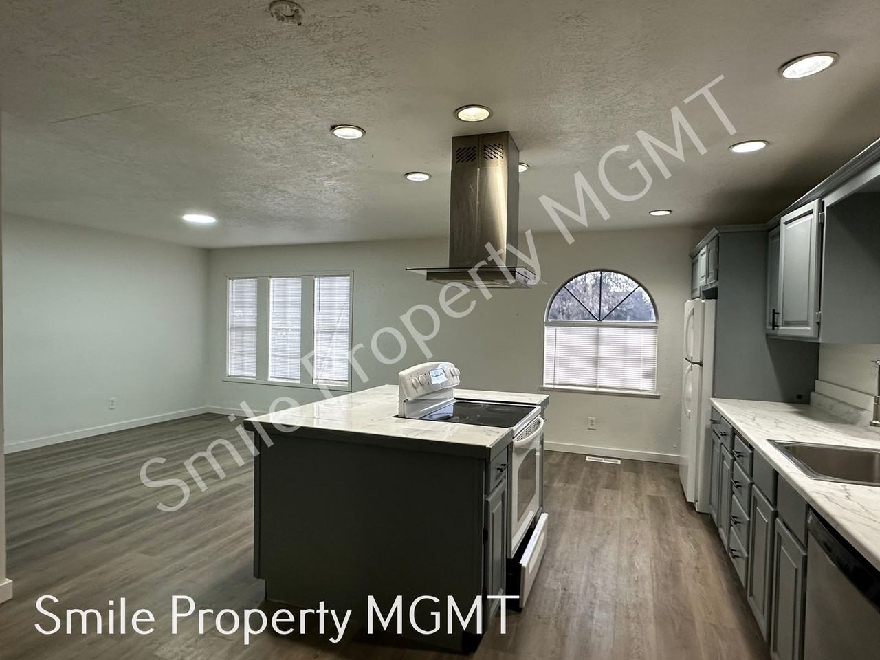 6555 Se 97th Ave - Photo 5 of 16
