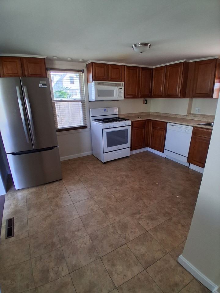 Water Street - Milford - Photo 3 of 14