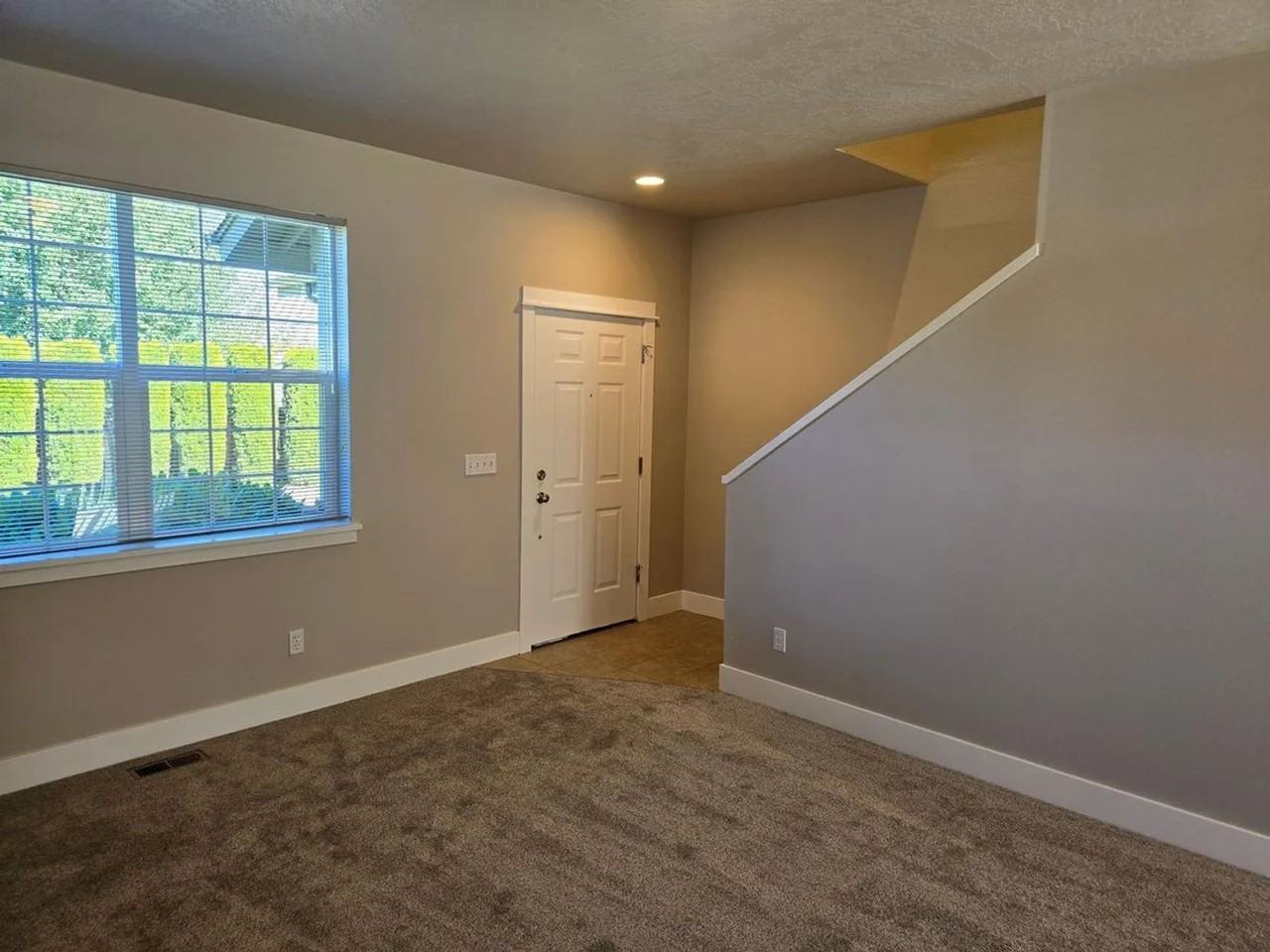 2132 Marlow Ln - Photo 2 of 18
