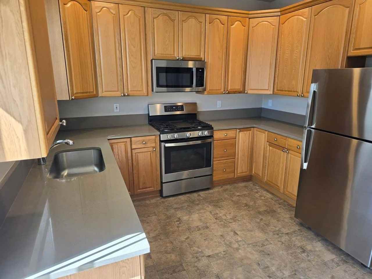 2132 Marlow Ln - Photo 4 of 18