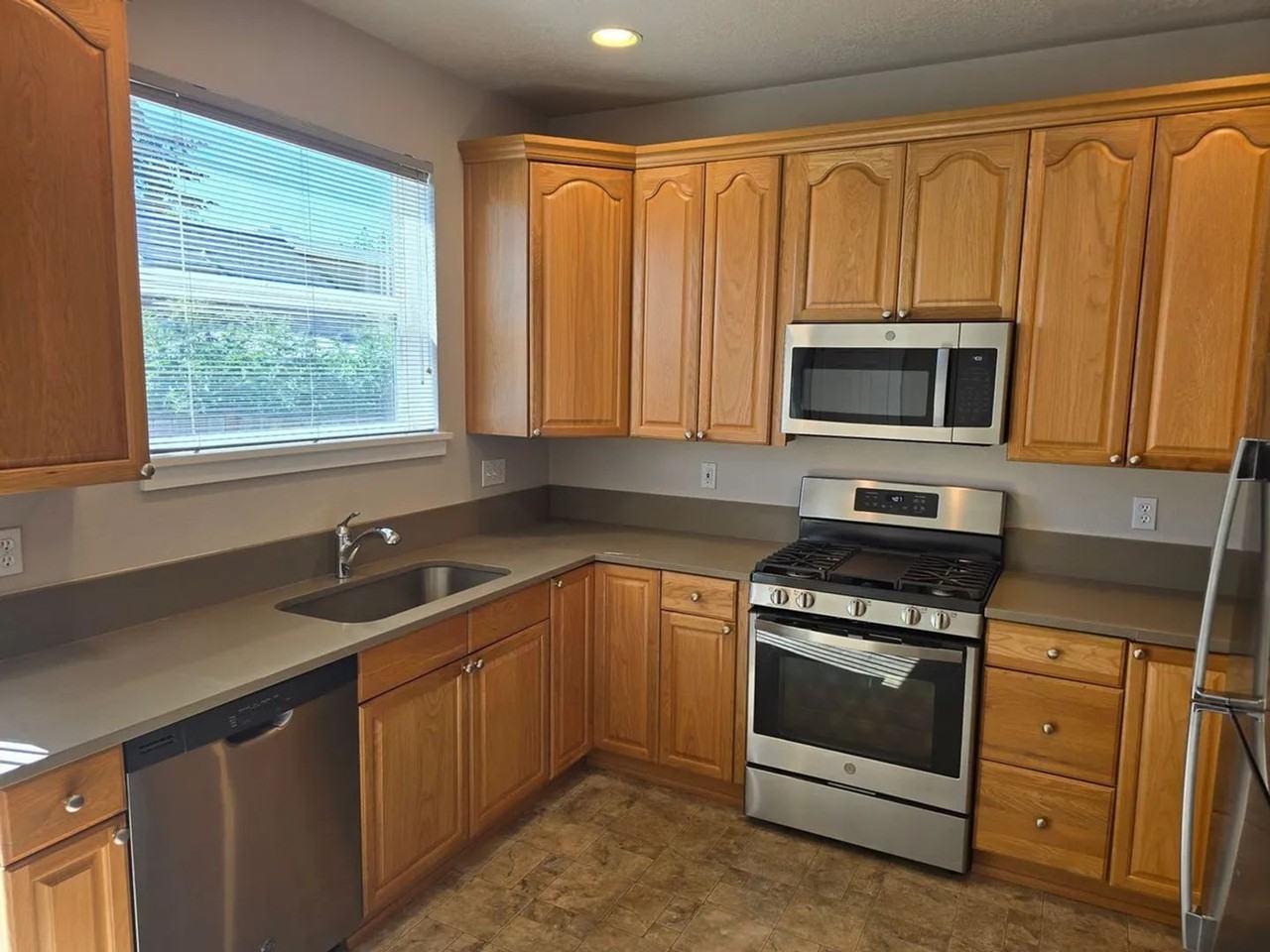 2132 Marlow Ln - Photo 5 of 18
