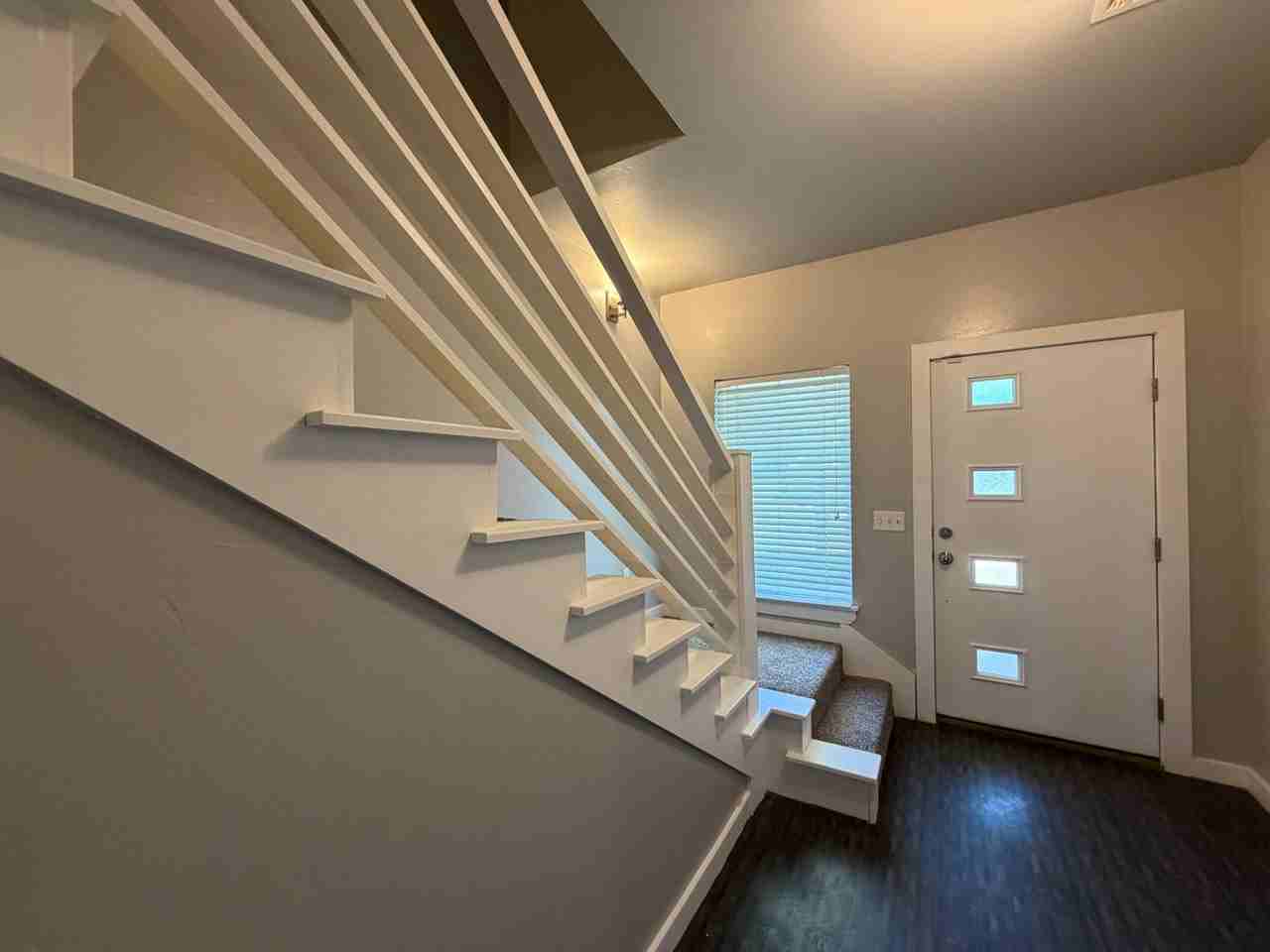 613 Nw 176th St #B - Photo 2 of 33
