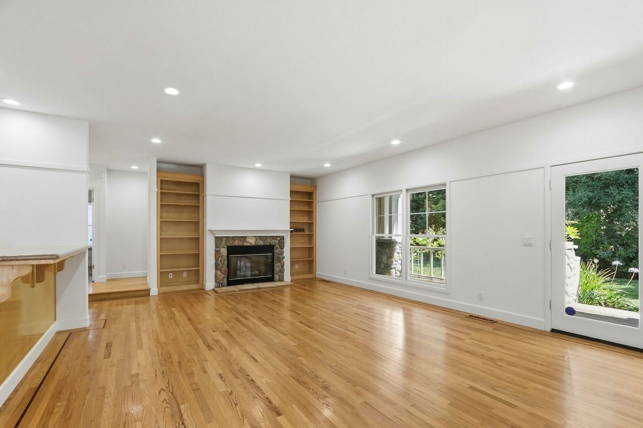16073 Shannon Rd - Photo 7 of 29