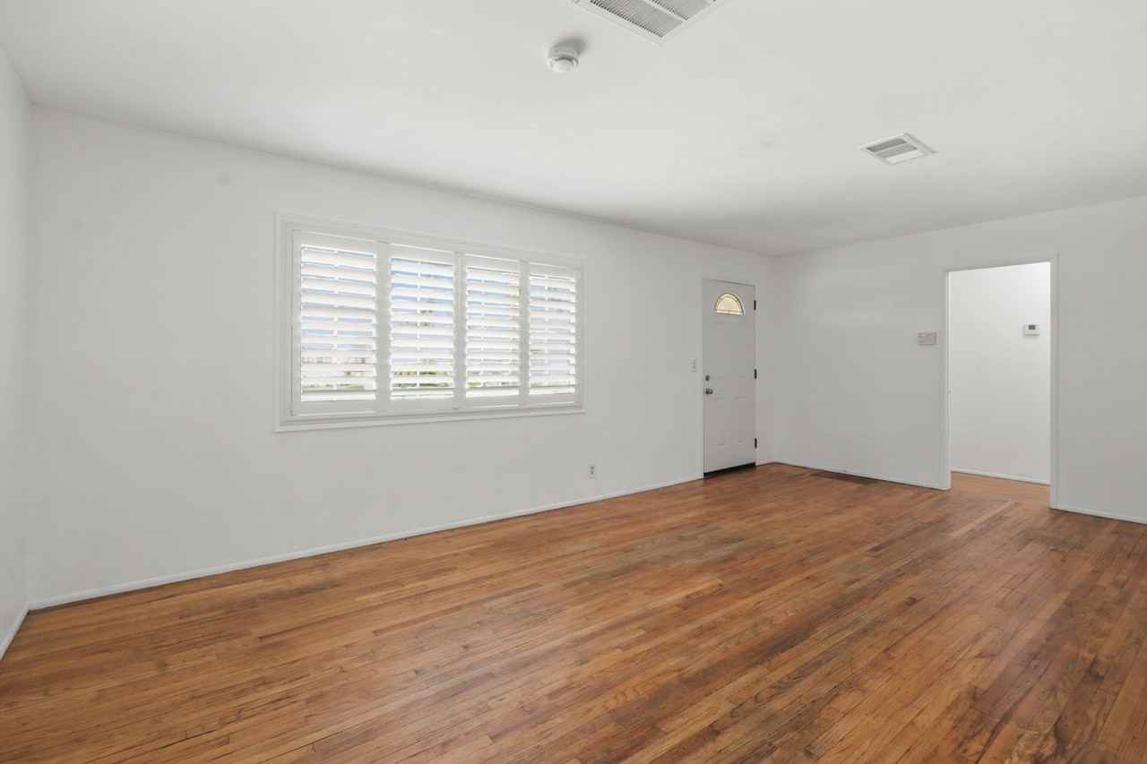 413 Adlena Dr - Photo 4 of 15