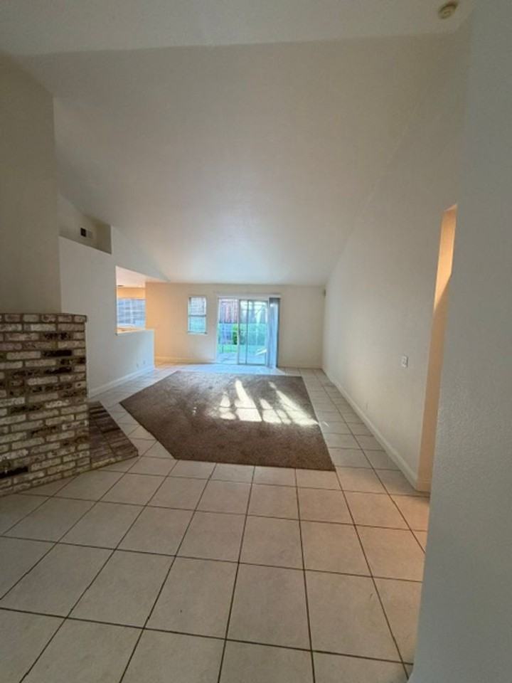 6337 Lincoln Ave - Photo 5 of 27