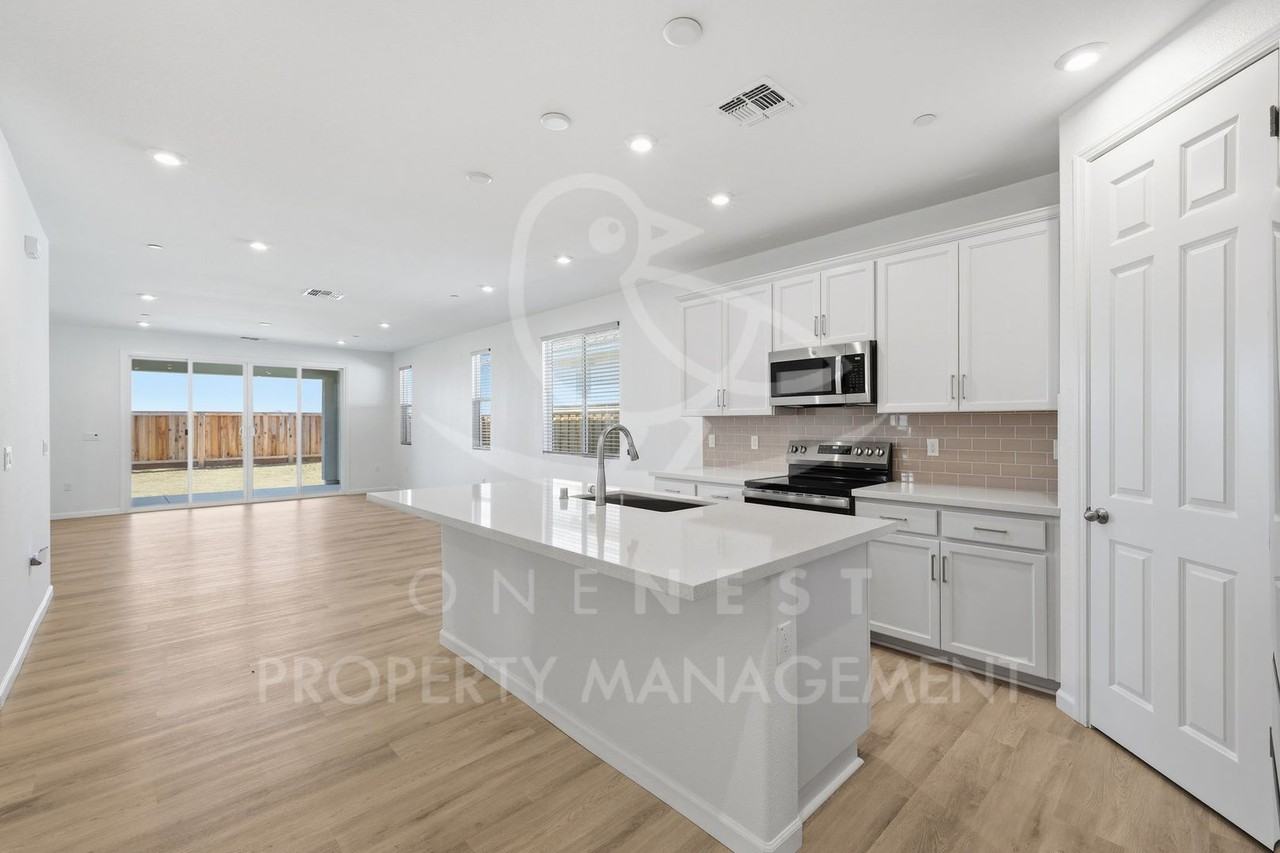 1078 Camomile Dr - Photo 6 of 19