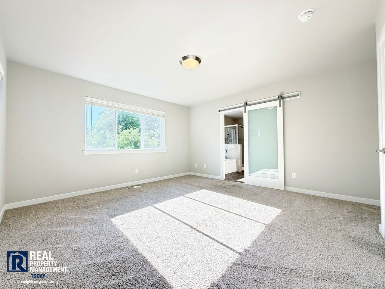 16156 8th Ave E - Photo 4 of 26