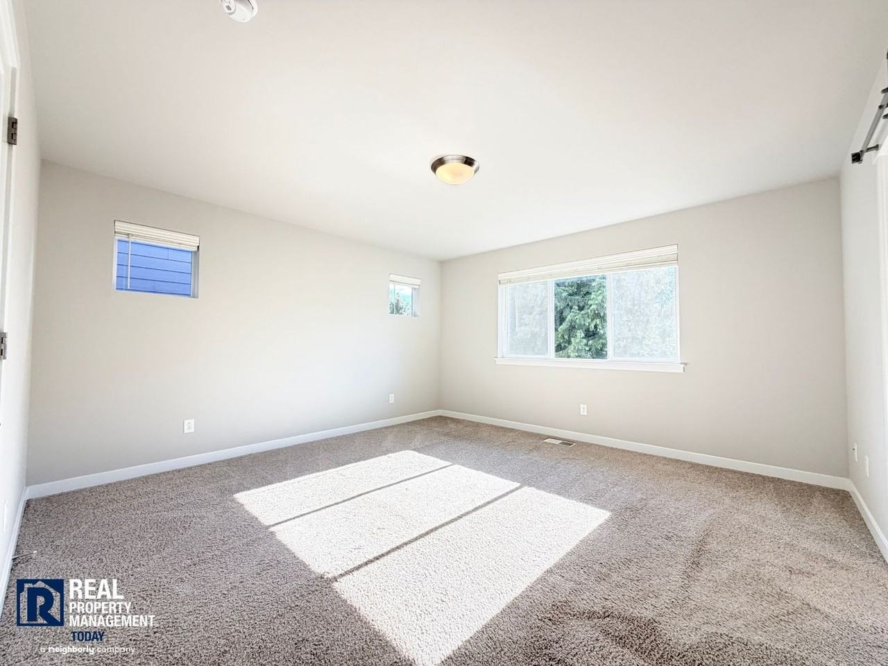 16156 8th Ave E - Photo 5 of 26