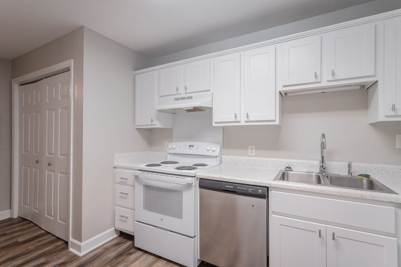 1711 Read Ave - Photo 7 of 31