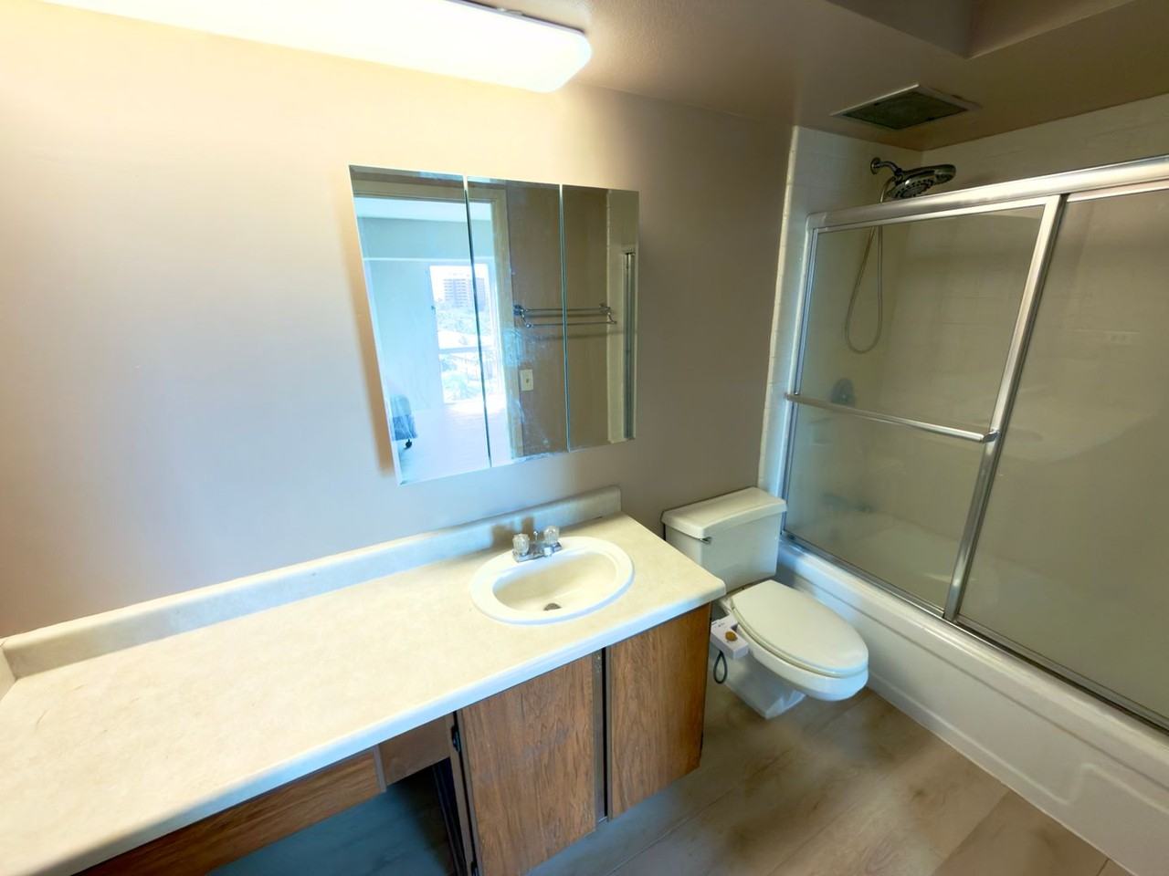 430 Keoniana St - Photo 7 of 8