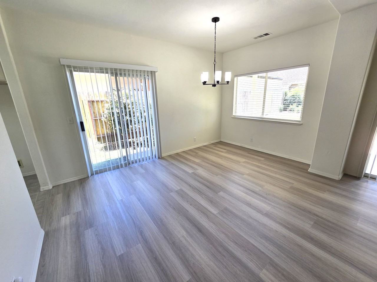 1417 E Laura Ct - Photo 4 of 18