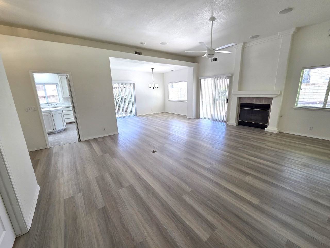 1417 E Laura Ct - Photo 5 of 18