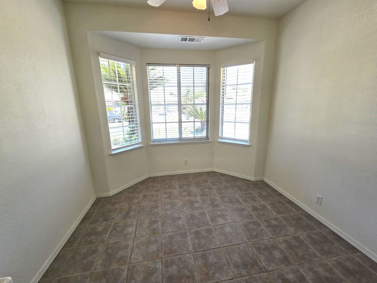 1417 E Laura Ct - Photo 7 of 18