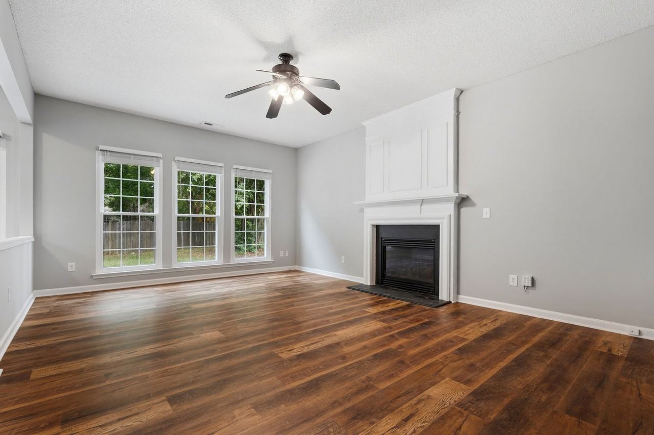 405 Grassy Point Rd - Photo 2 of 22