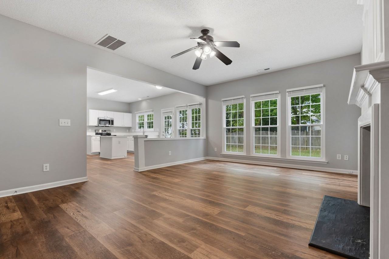 405 Grassy Point Rd - Photo 3 of 22