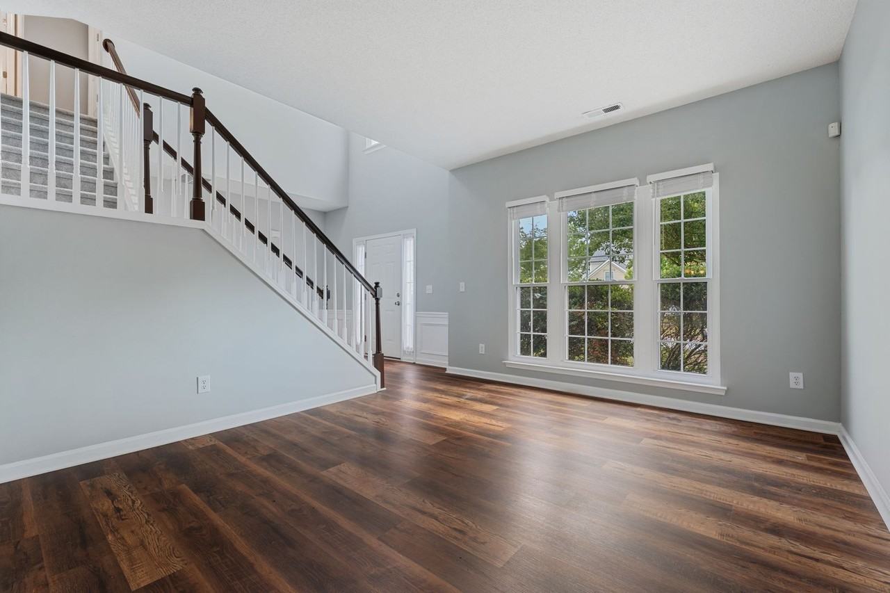 405 Grassy Point Rd - Photo 7 of 22