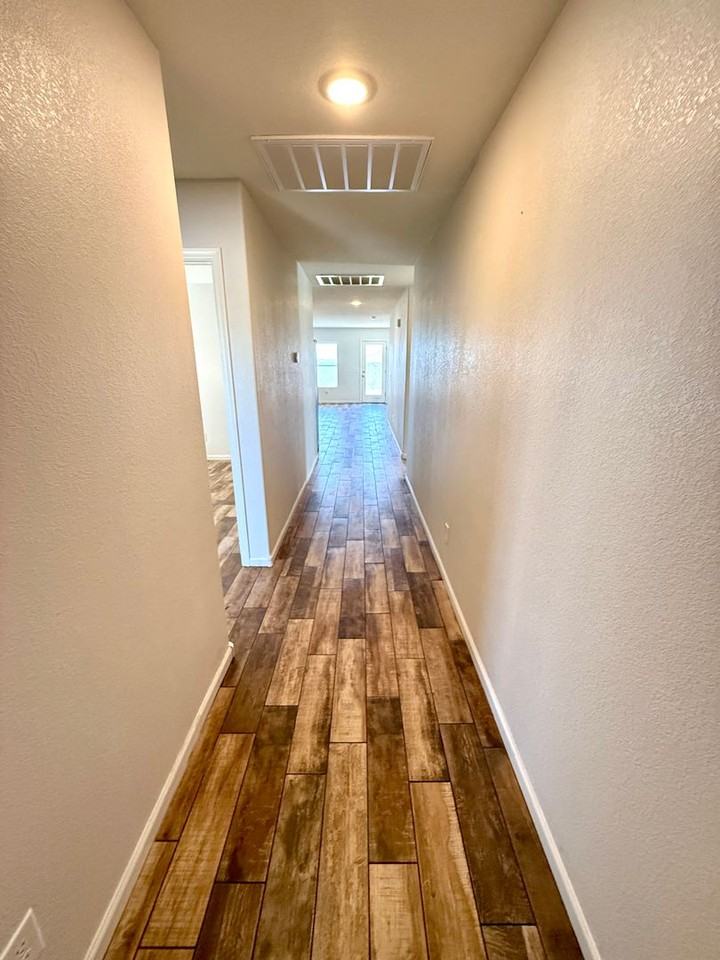 2208 E Clear Creek Dr - Photo 4 of 39