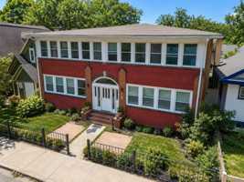 featured image of 123 S Pennsylvania St