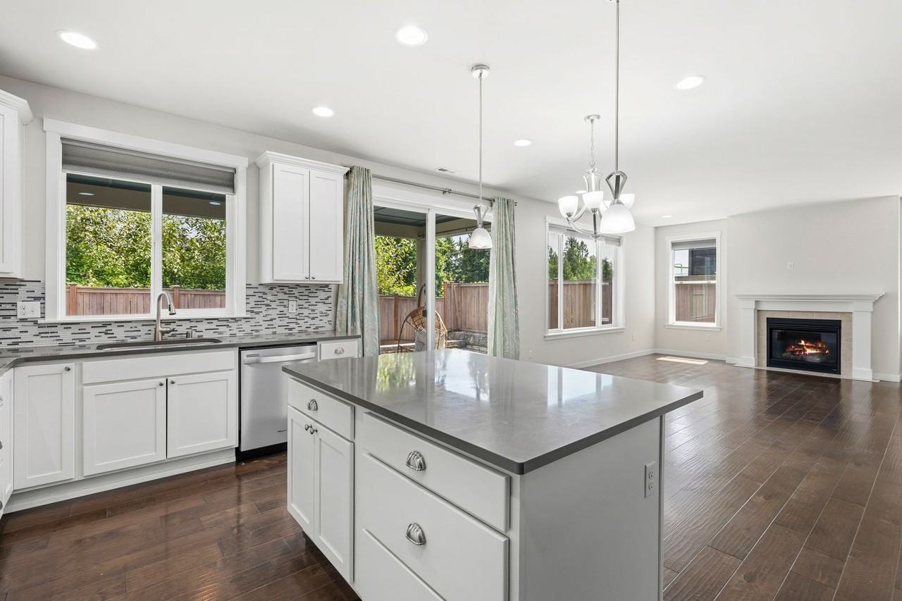 12920 136th Pl Ne - Photo 5 of 22