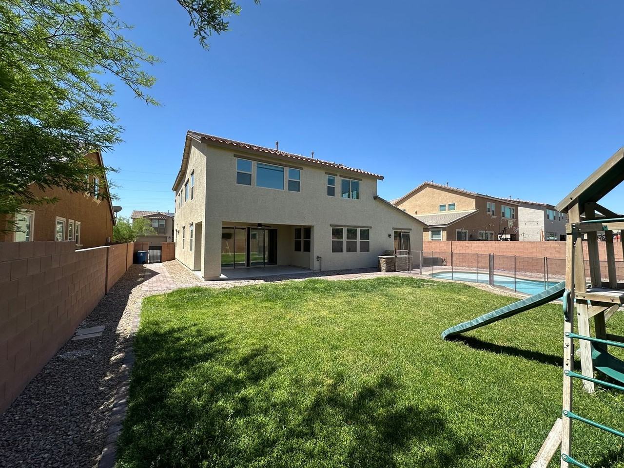 816 Bluebird Hill Ave - Photo 3 of 47