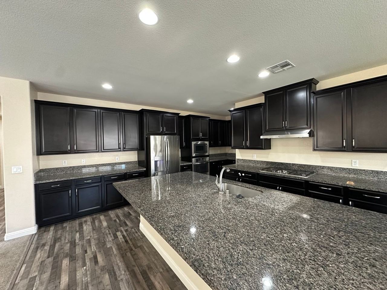 816 Bluebird Hill Ave - Photo 6 of 47