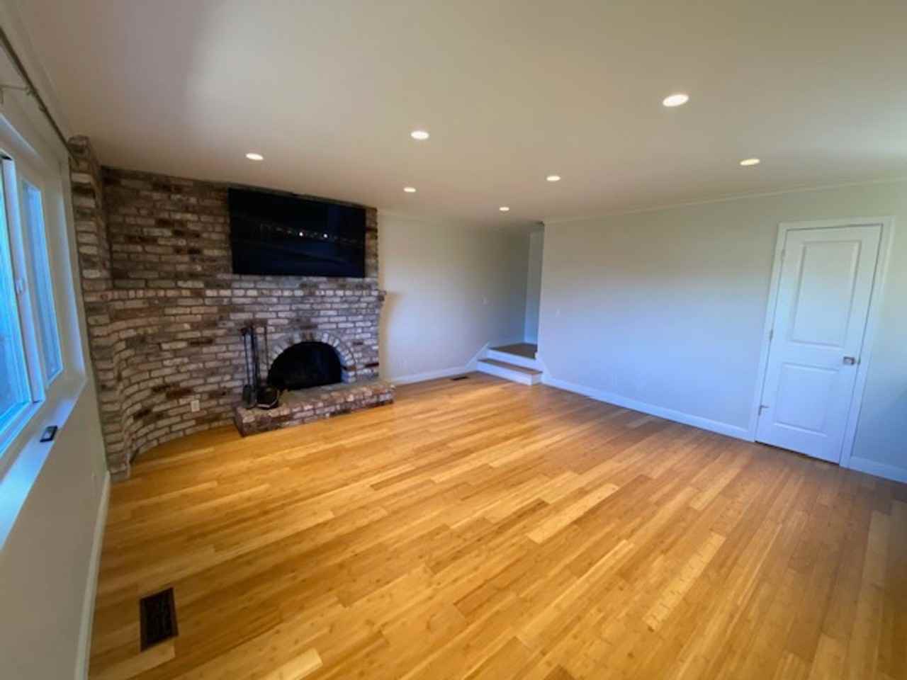 2121 David Ave - Photo 3 of 50