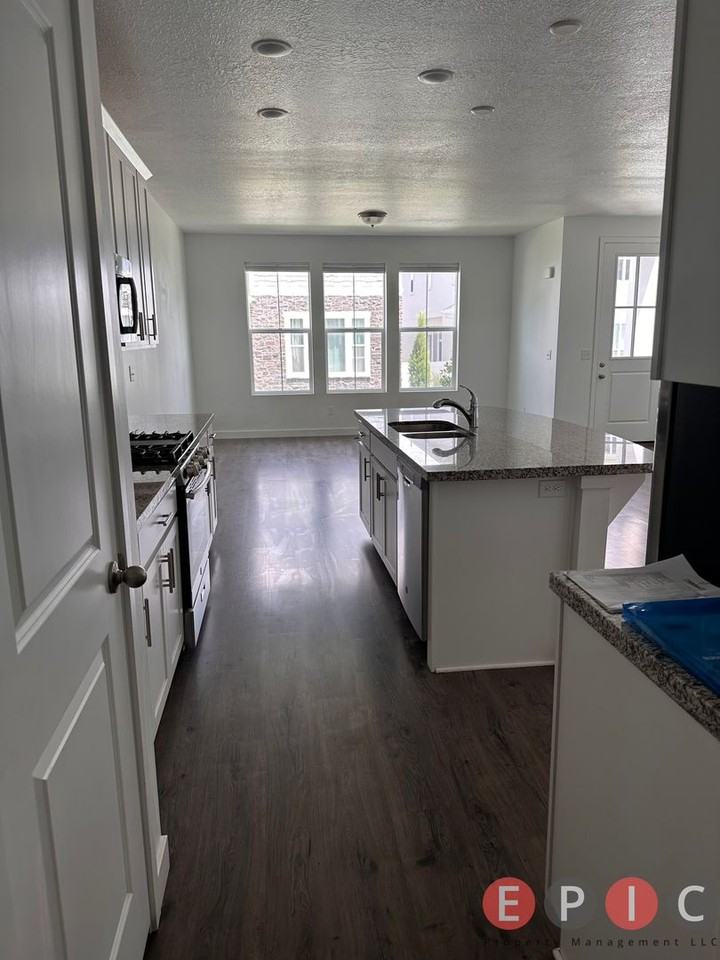 4430 W 2550 N - Photo 3 of 14
