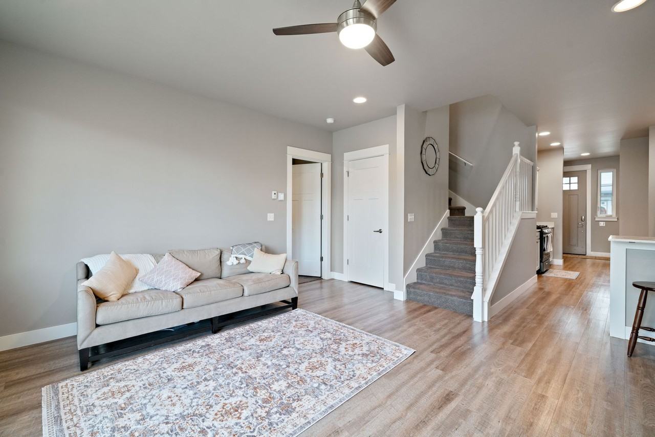 3083 Lori Ln - Photo 4 of 45
