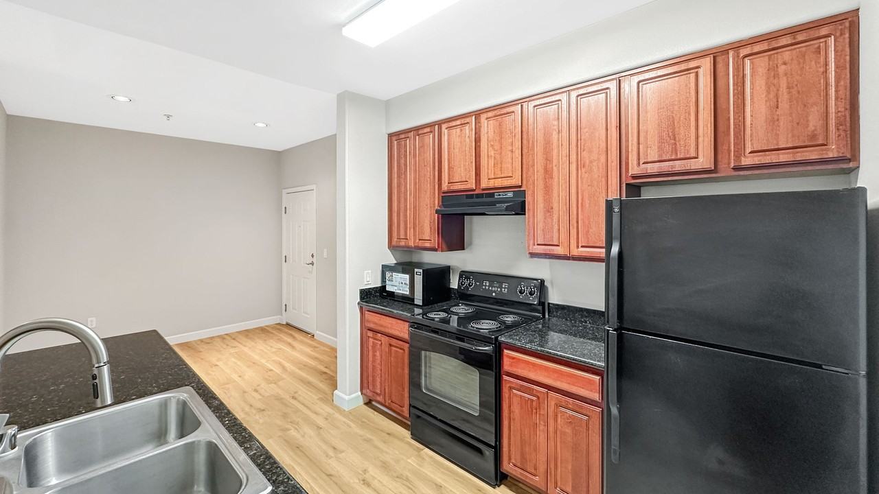 1121 40th St #5206 - Photo 3 of 13