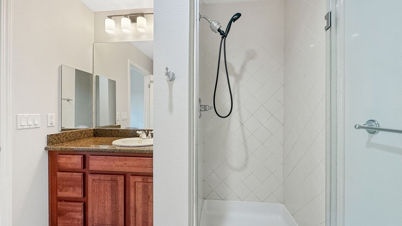 1121 40th St #5206 - Photo 7 of 13