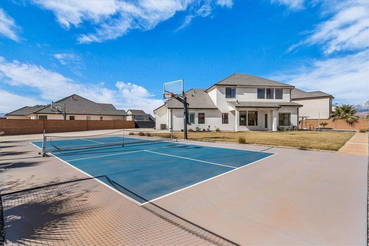 4159 S 490 E - Photo 4 of 40