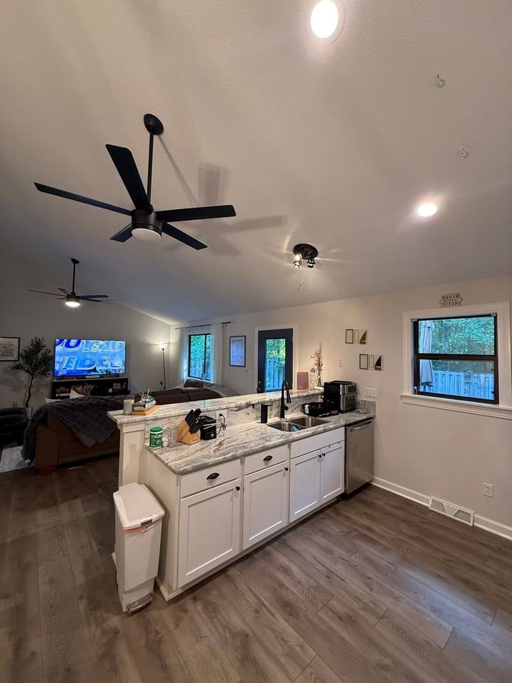 4104 Cheney Pl - Photo 4 of 14