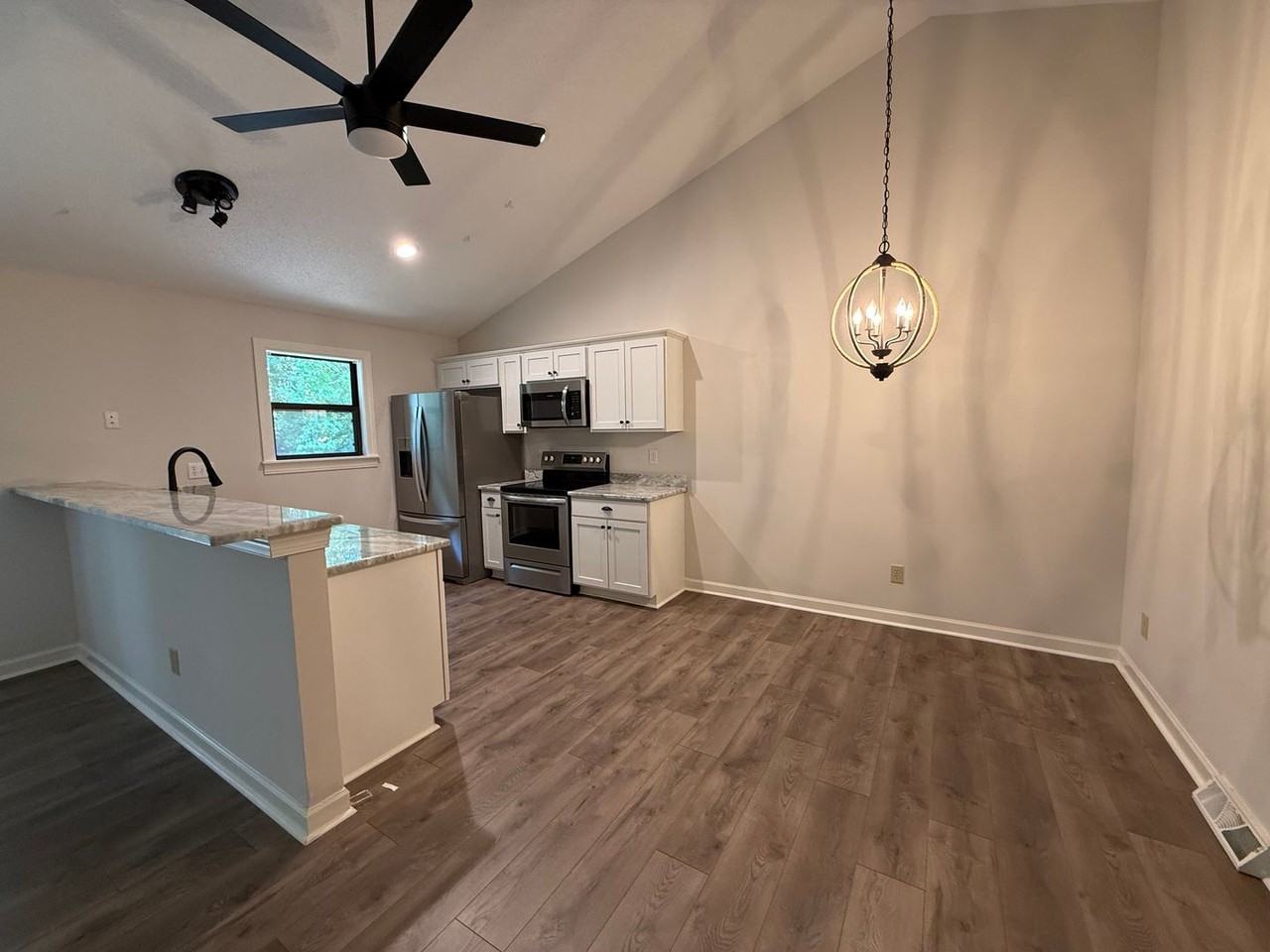 4104 Cheney Pl - Photo 3 of 14