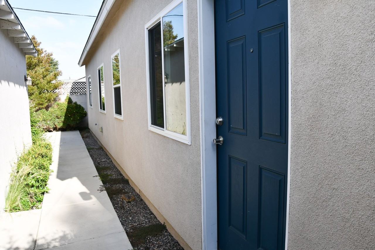 132 S Lime St - Photo 4 of 39