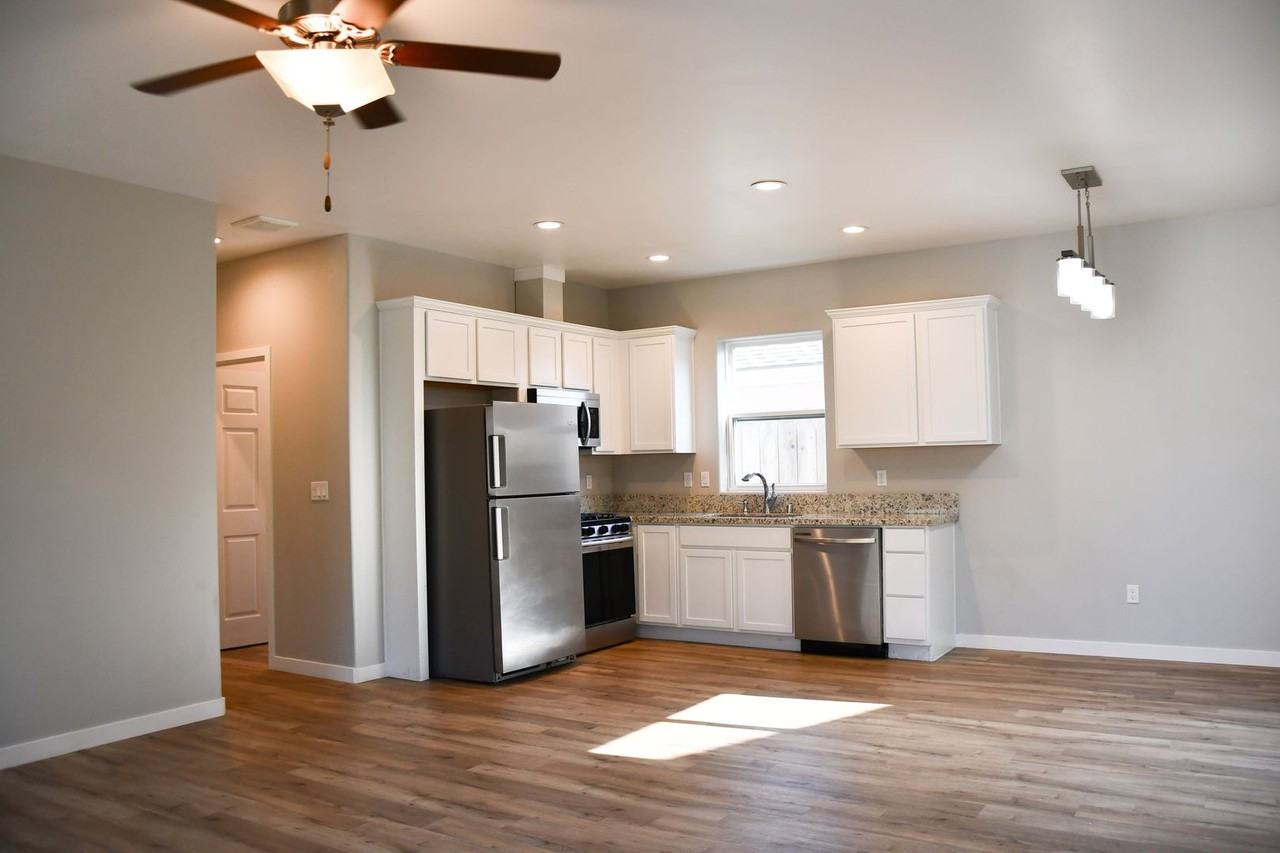 132 S Lime St - Photo 6 of 39