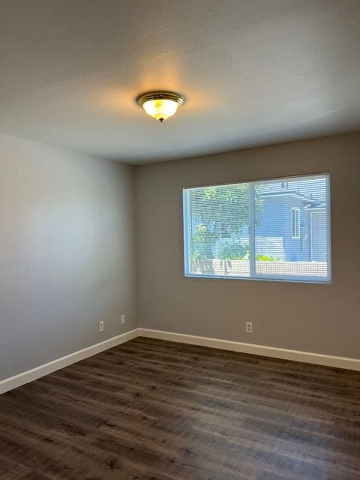 155 N Bitterbush St #B - Photo 2 of 20