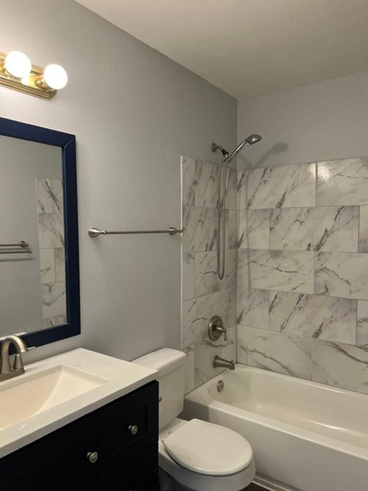 155 N Bitterbush St #B - Photo 6 of 20