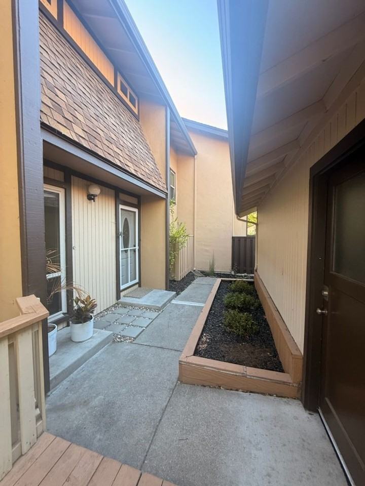 1571 Candelero Dr - Photo 3 of 18