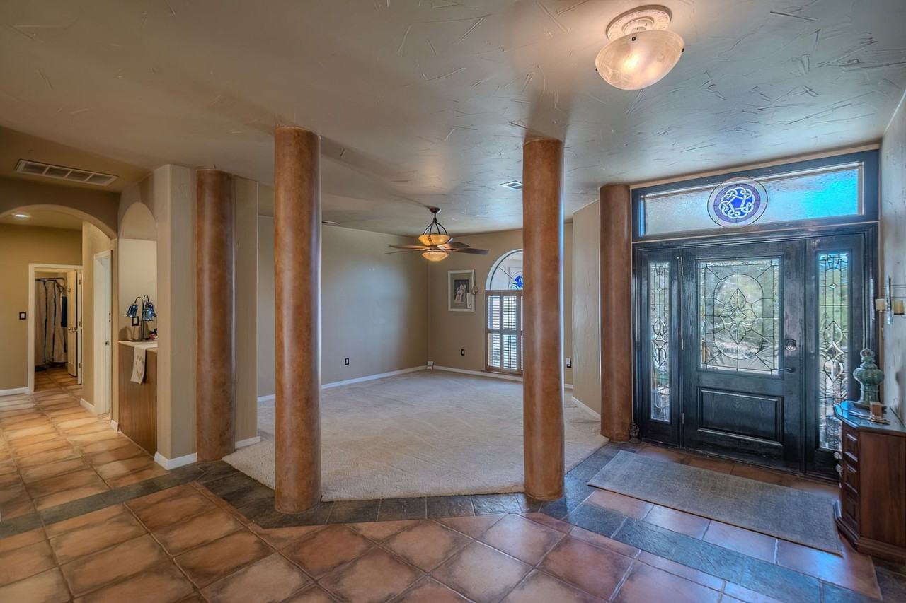 111 Coker Ln - Photo 3 of 50