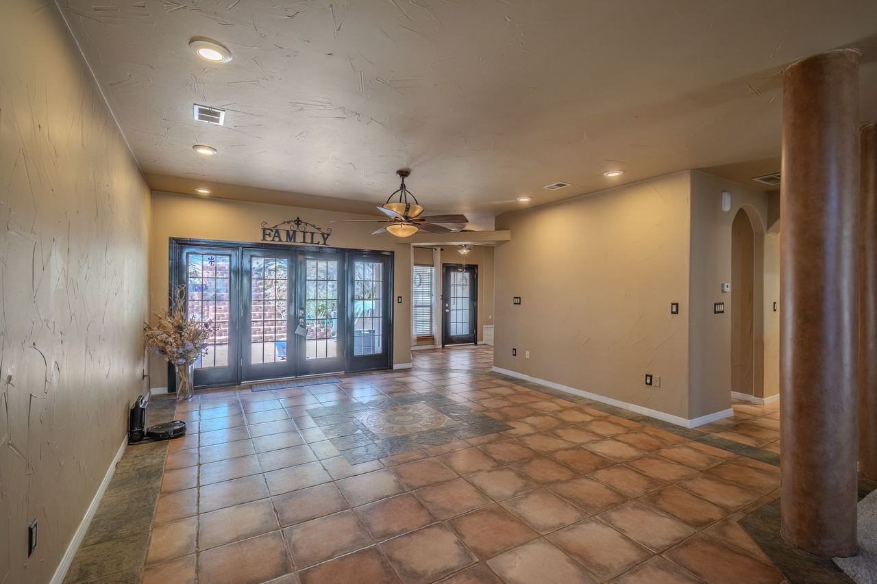 111 Coker Ln - Photo 5 of 50